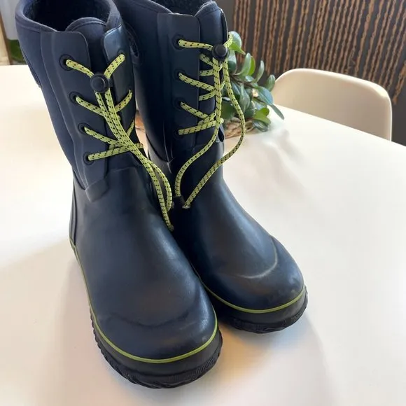 • Bogs Navy Blue Arcata Lace Up Snow Boots •