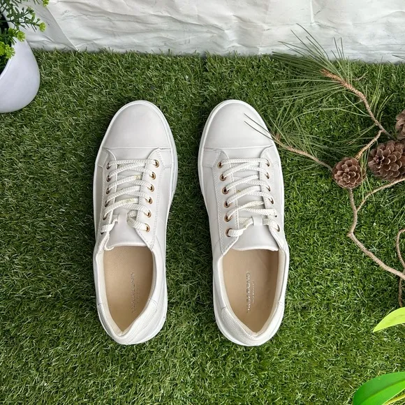 - VAGABONDZOE PLATFORM SNEAKERS size 40 US 10 NEW $140White leather