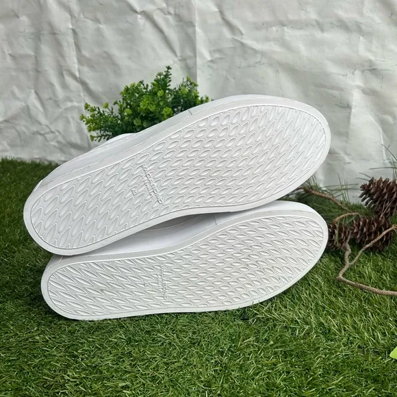 - VAGABONDZOE PLATFORM SNEAKERS size 40 US 10 NEW $140White leather