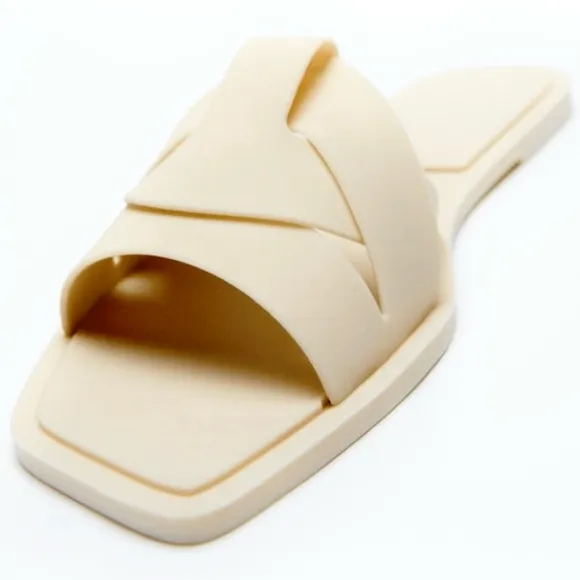 ❤️ Zara Rubberized Jelly Flat Sandals ❤️