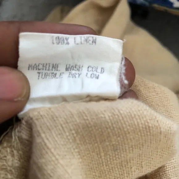 Adorable tan 💯% linen maxi skirt w/side splits