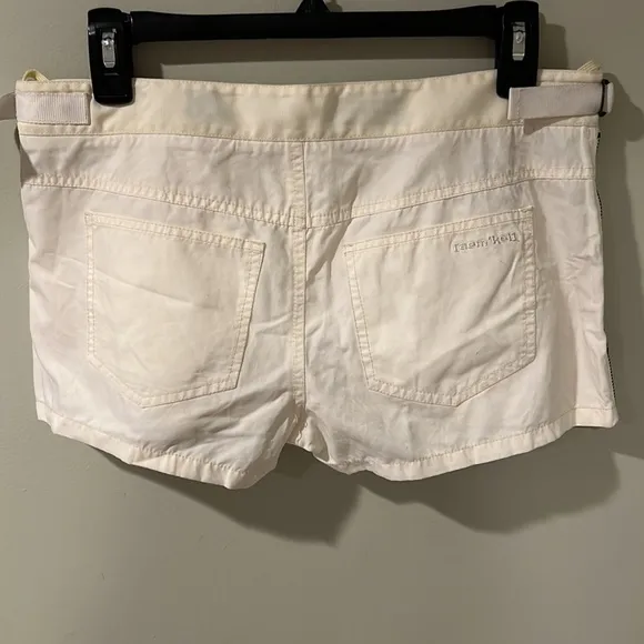 Aem’kei Off White Cotton Shorts, Zippers on sides, adjustable tab waist, Germany