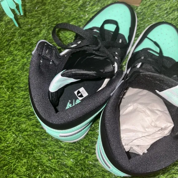 Air Jordan 1 High-Top Sneakers in Black and Mint