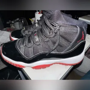 Air Jordan 11 Retro Black, White, Red High-Top Sneakers. Sz 7 youth.