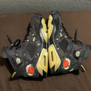 Air Jordan Nike Retro 6 Chinese New Year fits ladies size 11.5