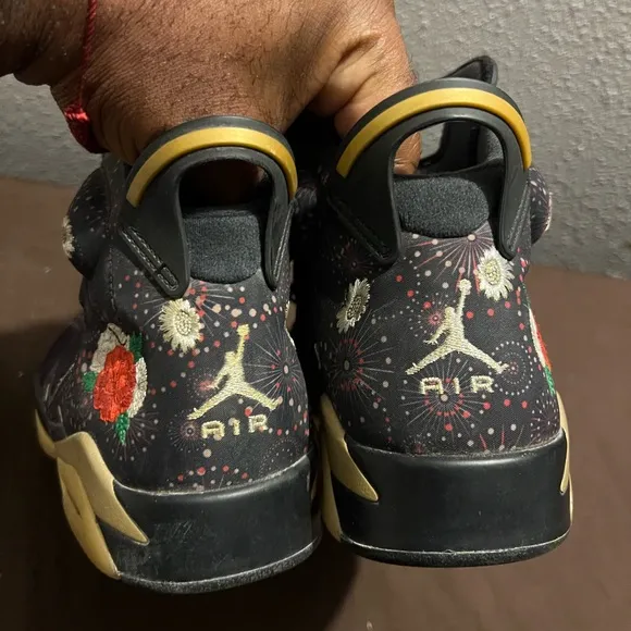 Air Jordan Nike Retro 6 Chinese New Year fits ladies size 11.5