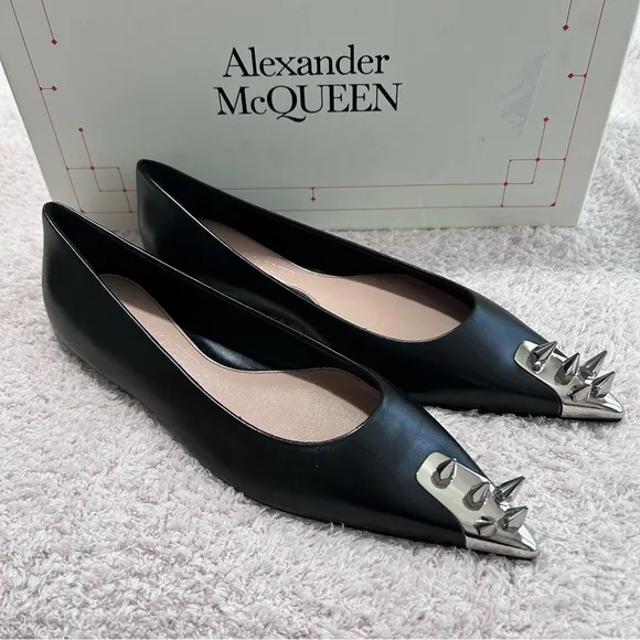 Alexander McQueen Spike Toe Flats 39 / 9