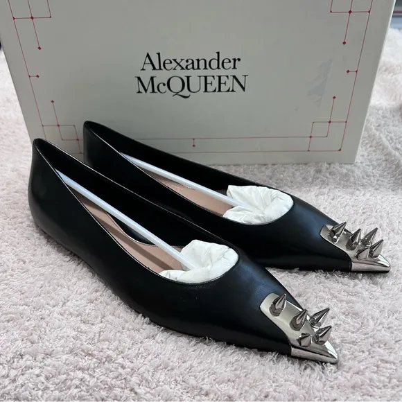 Alexander McQueen Spike Toe Flats 39 / 9