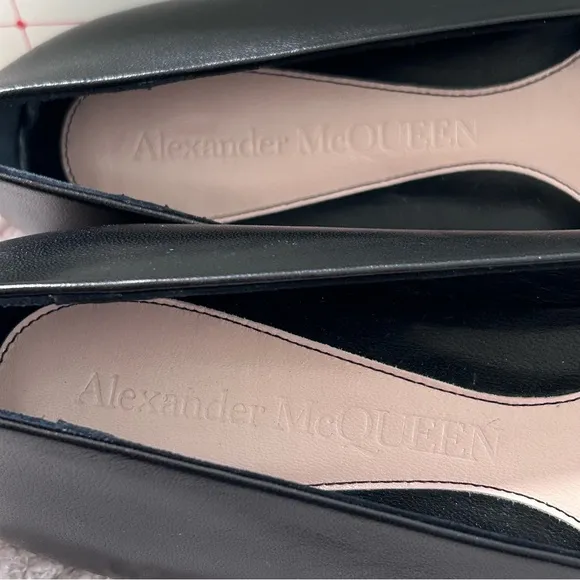 Alexander McQueen Spike Toe Flats 39 / 9