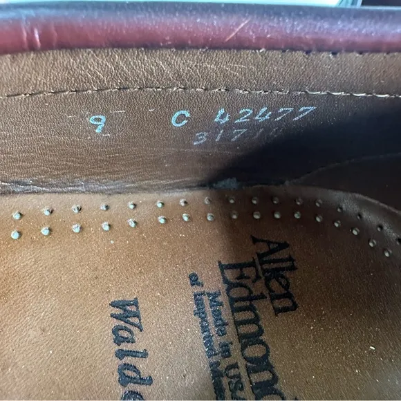 Allen Edmonds Walden Loafers. Size 9