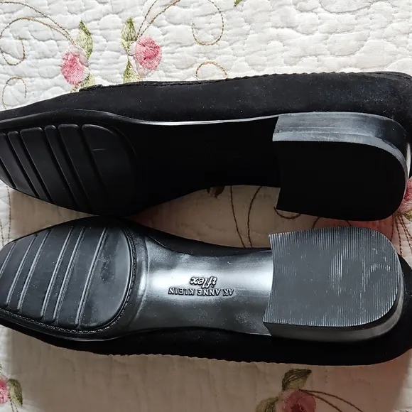 Anne Klein Gilman Suede Loafers Sz 9 NEW