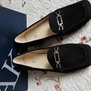 Anne Klein Gilman Suede Loafers Sz 9 NEW