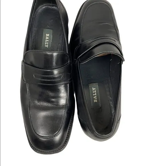 Bally Black Leather Penny Loafer Like New Condition Made in Italy Size 8