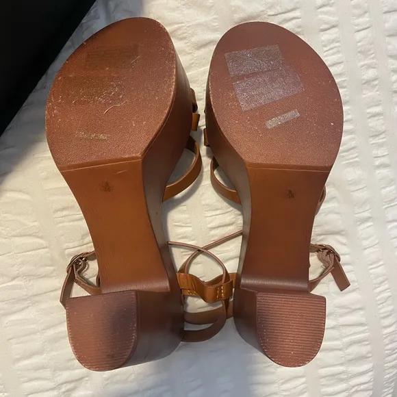 Bamboo Platform Strappy Tan Sandals