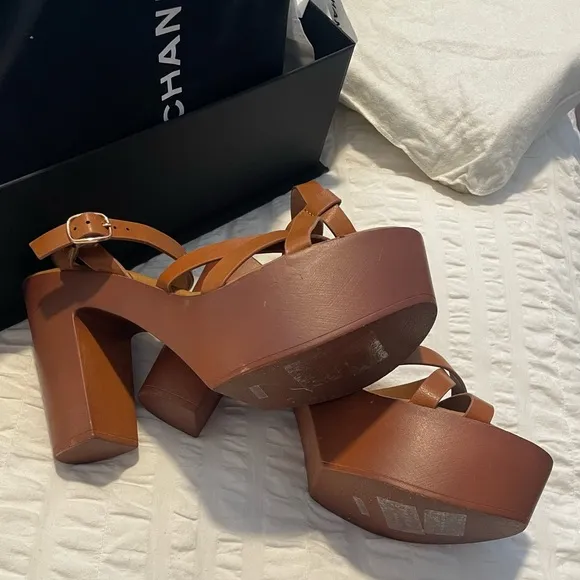 Bamboo Platform Strappy Tan Sandals