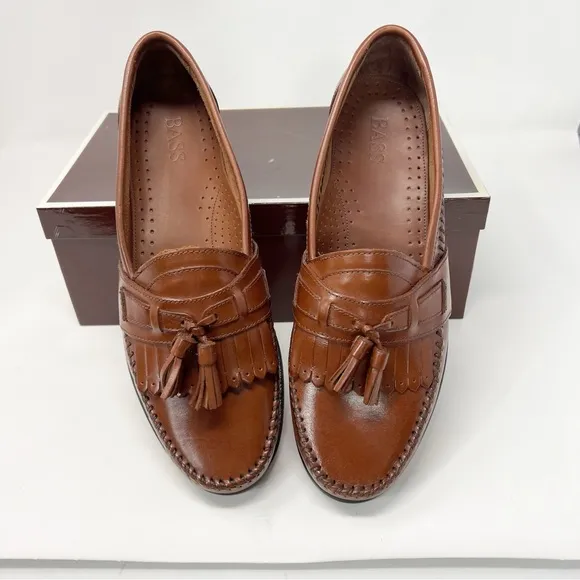 BASS glossy brown leather loafers fringed tassels size 9