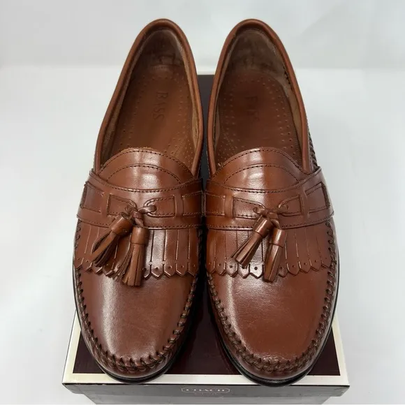 BASS glossy brown leather loafers fringed tassels size 9