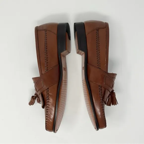 BASS glossy brown leather loafers fringed tassels size 9
