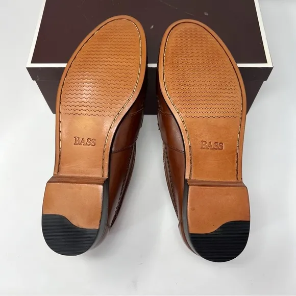 BASS glossy brown leather loafers fringed tassels size 9