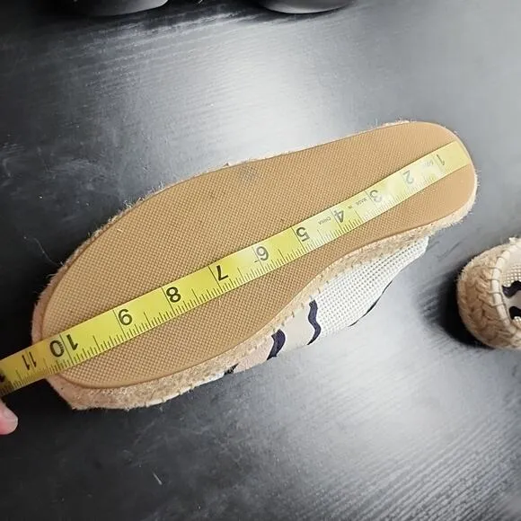 ☆BERNARDO☆ PLATFORM ESPADRILLE PERFORATED CANVAS SNEAKERS WOMAN'S 8.5 IN GUC