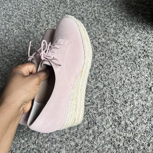 Bettye Muller Espadrilles Wedge Oxford Shoe Lace Up Pink Suede Size 7.5 M