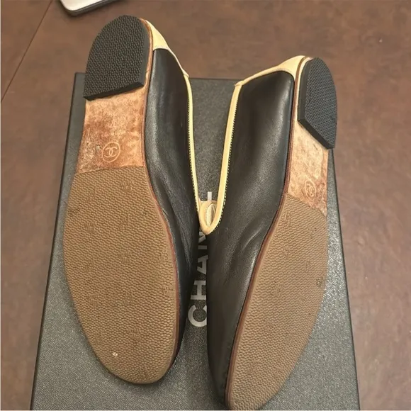 Black &amp; Tan Classic Chanel Logo Leather Loafers