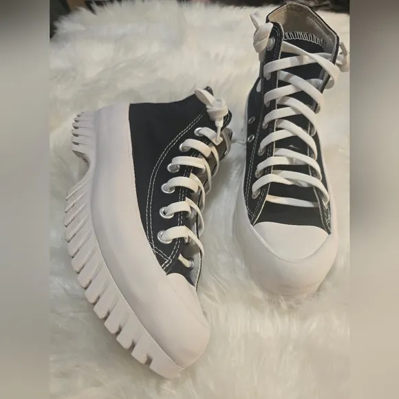 Black and White Converse Chuck Taylor All Star High Top Platform size M/5 &amp; W/7