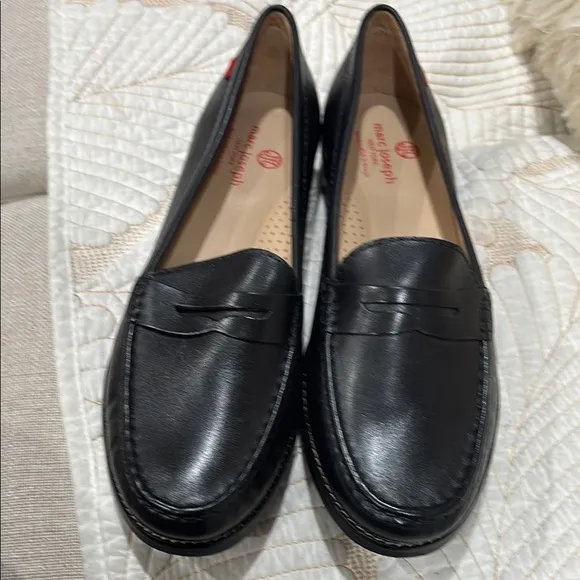 Black Leather Slip-On Loafers with Minimalist Design