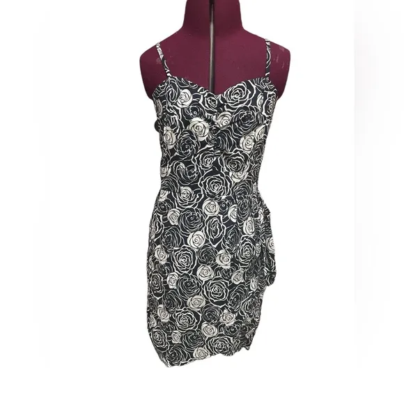 Black white swirl rose floral print wrap sweetheart spaghetti strap dress S NWOT