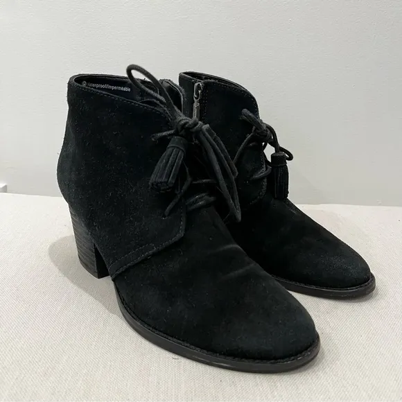 Blondo Waterproof Black Suede Leather Tassel Tie Ankle Stack Heel Lace Up Boots