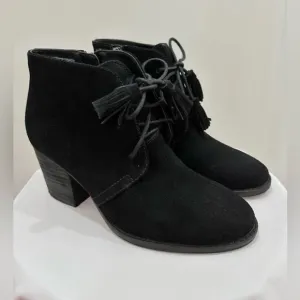 Blondo Waterproof Black Suede Leather Tassel Tie Ankle Stack Heel Lace Up Boots