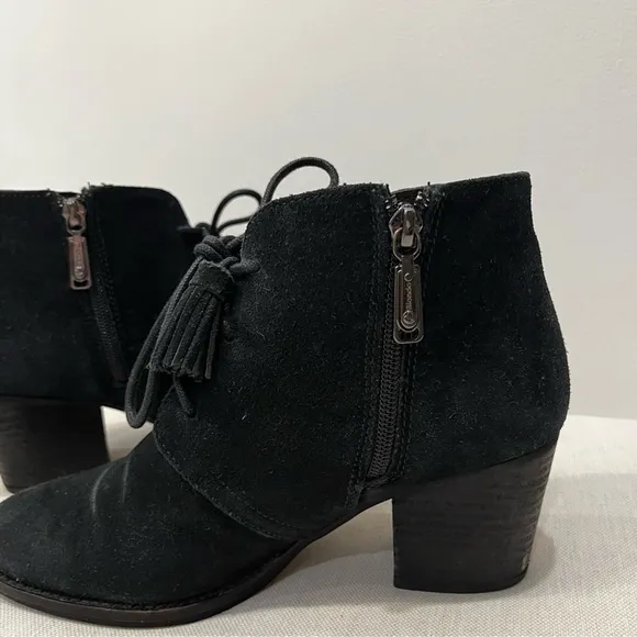 Blondo Waterproof Black Suede Leather Tassel Tie Ankle Stack Heel Lace Up Boots