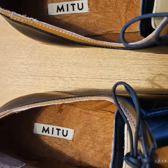 Blue and Tan Flats with Sleek Design