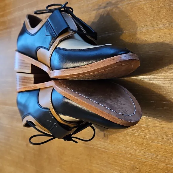 Blue and Tan Flats with Sleek Design