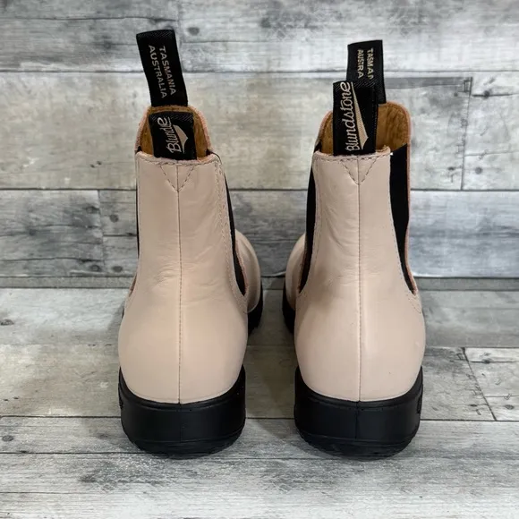 BLUNDSTONE Water Resistant Chelsea Boot  - Pearl - 9.US / 6AU