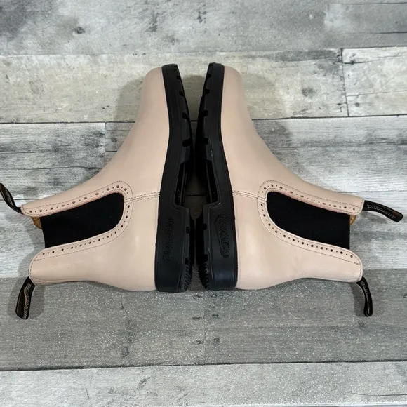 BLUNDSTONE Water Resistant Chelsea Boot  - Pearl - 9.US / 6AU