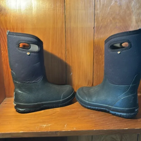 Bogs Classic Winter High Handles Black Insulated Waterproof Boots Youth size 4