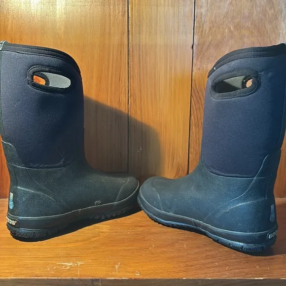 Bogs Classic Winter High Handles Black Insulated Waterproof Boots Youth size 4
