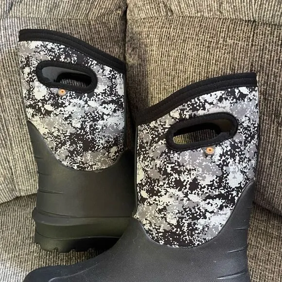 Bogs snow rain mud boots boys youth size 2
