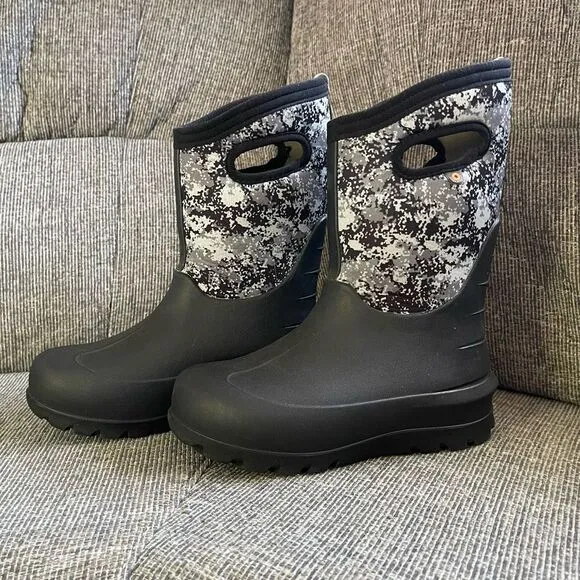 Bogs snow rain mud boots boys youth size 2