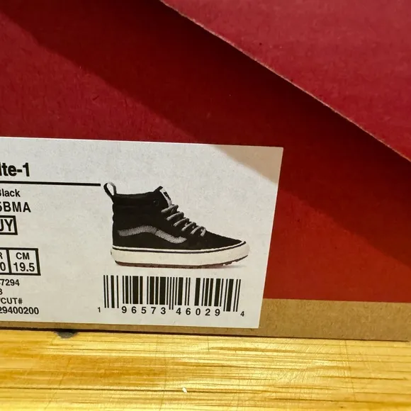 Boys Vans high top insulated sneakers
