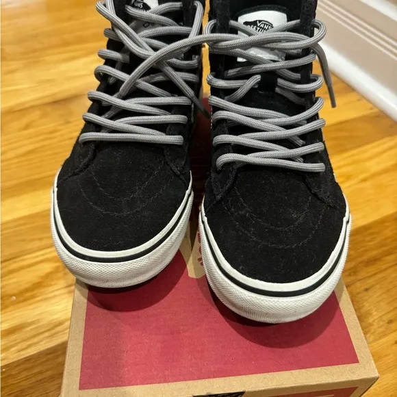 Boys Vans high top insulated sneakers