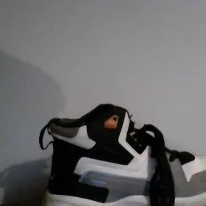 Boys Zara high top sneakers size EUR34 US2