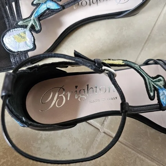 Brighton leather black canopy embroidered flowers strappy flat sandals Size 8