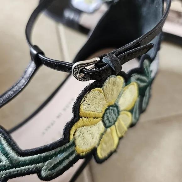 Brighton leather black canopy embroidered flowers strappy flat sandals Size 8