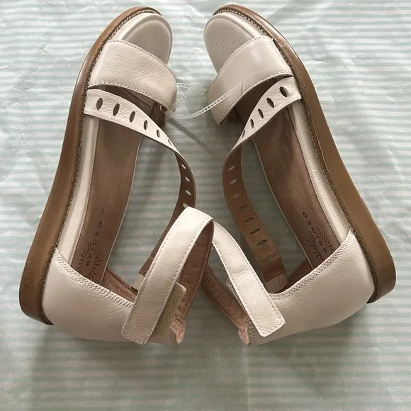BriosoVista Asymmetrical Strappy Flat Sandals