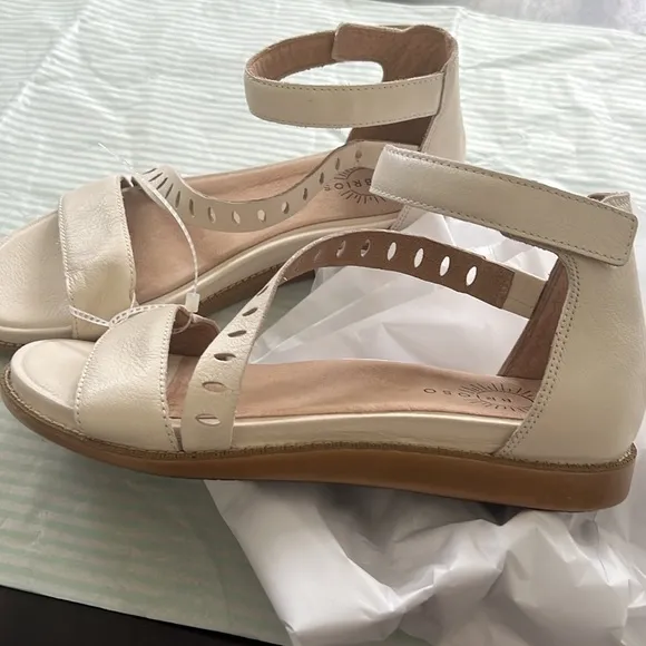 BriosoVista Asymmetrical Strappy Flat Sandals