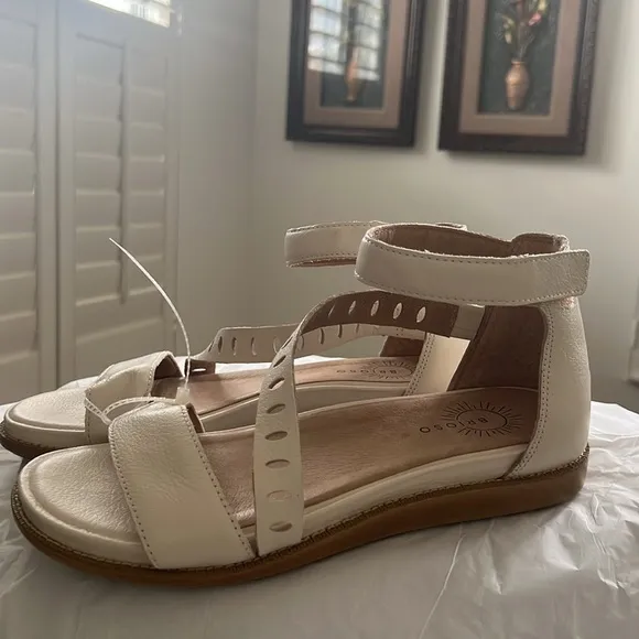 BriosoVista Asymmetrical Strappy Flat Sandals