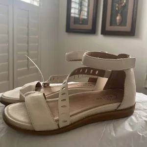 BriosoVista Asymmetrical Strappy Flat Sandals