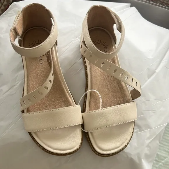 BriosoVista Asymmetrical Strappy Flat Sandals